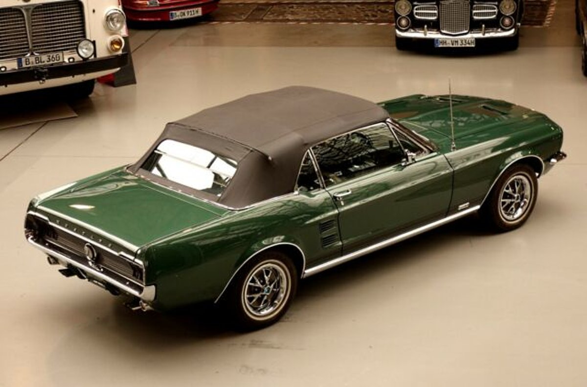 Ford Mustang GTA Convertible