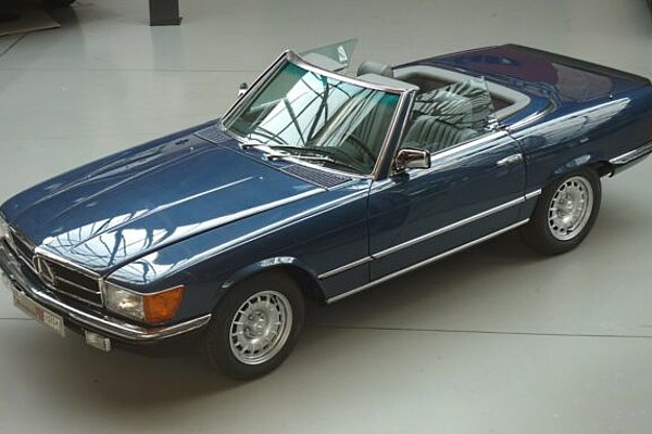 Mercedes-Benz 500 SL R107