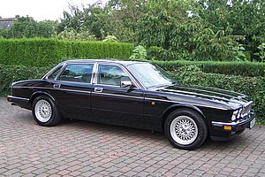 englisches Auto, Fast-Oldtimer, Jaguar XJ 81 Daimler Double Six