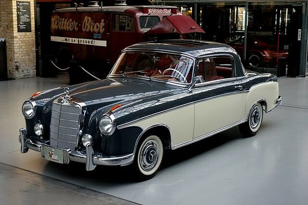 Mercedes-Benz 220 S Coupé mit SD