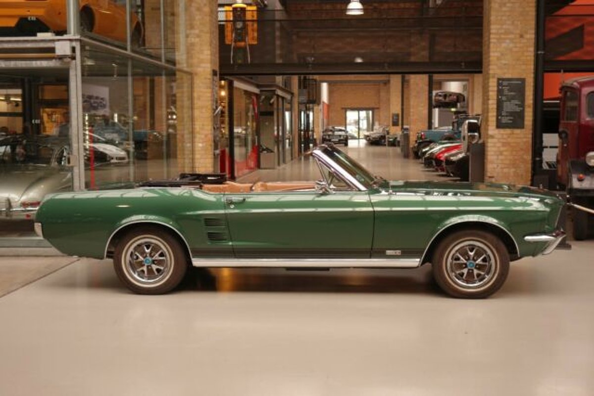 Ford Mustang GTA Convertible