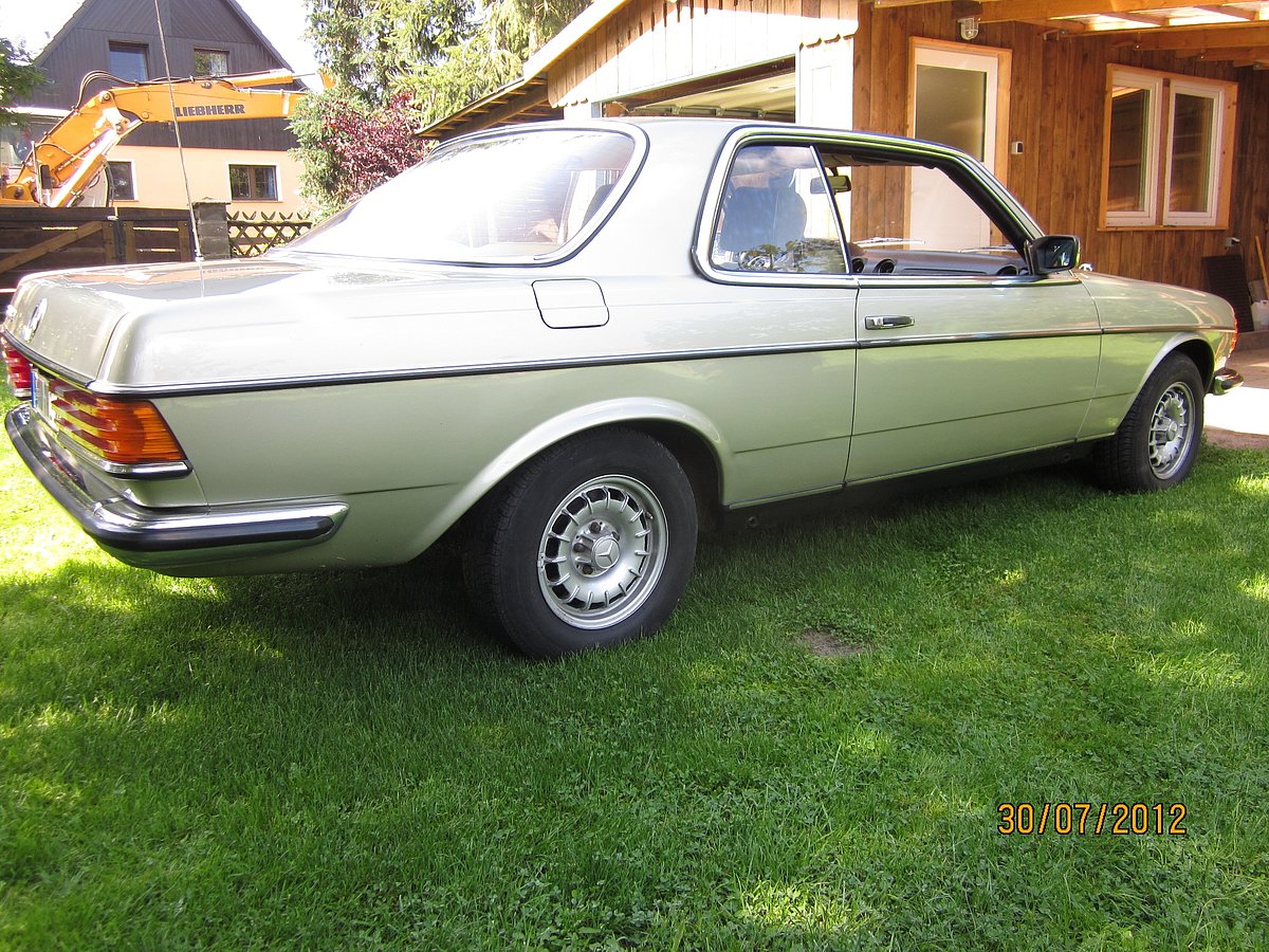 Mercedes 230c - W123c