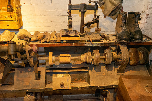 Ausputzmaschine (Schuhmacher) um 1920