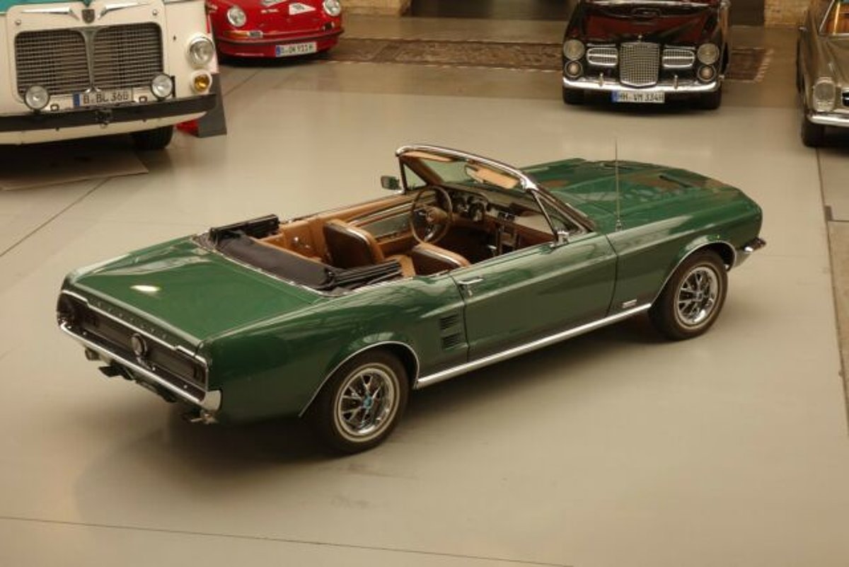 Ford Mustang GTA Convertible