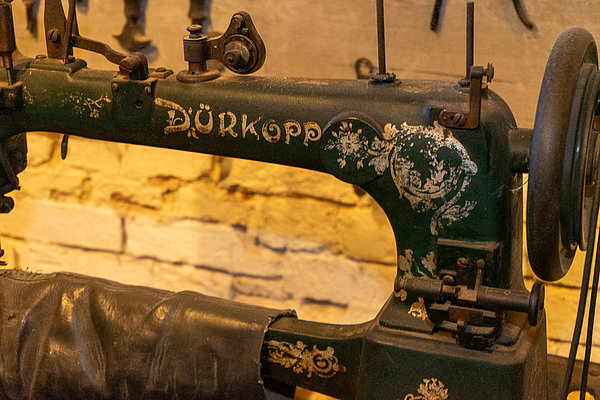 Schusternähmaschine um 1905