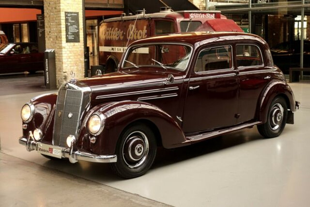 Mercedes-Benz 220 W187