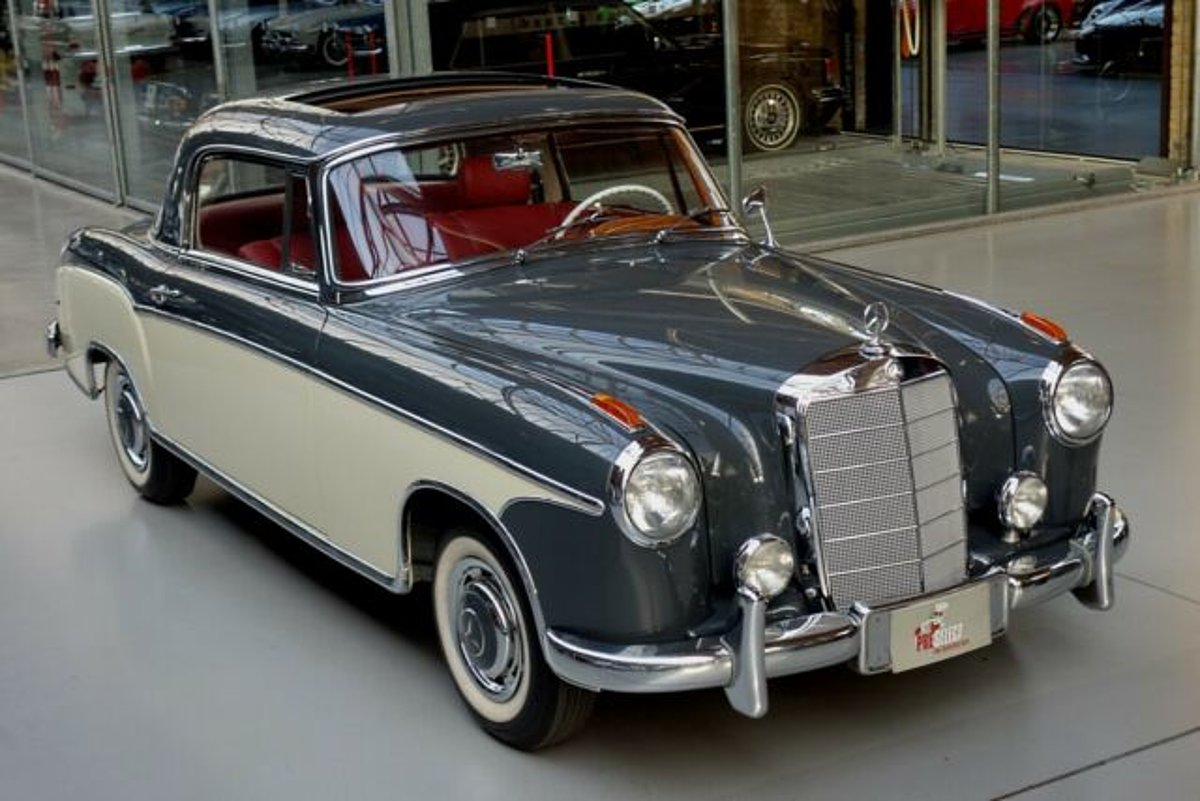 Mercedes-Benz 220 S Coupé mit SD