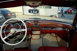 Mercedes-Benz 220 S Coupé mit SD