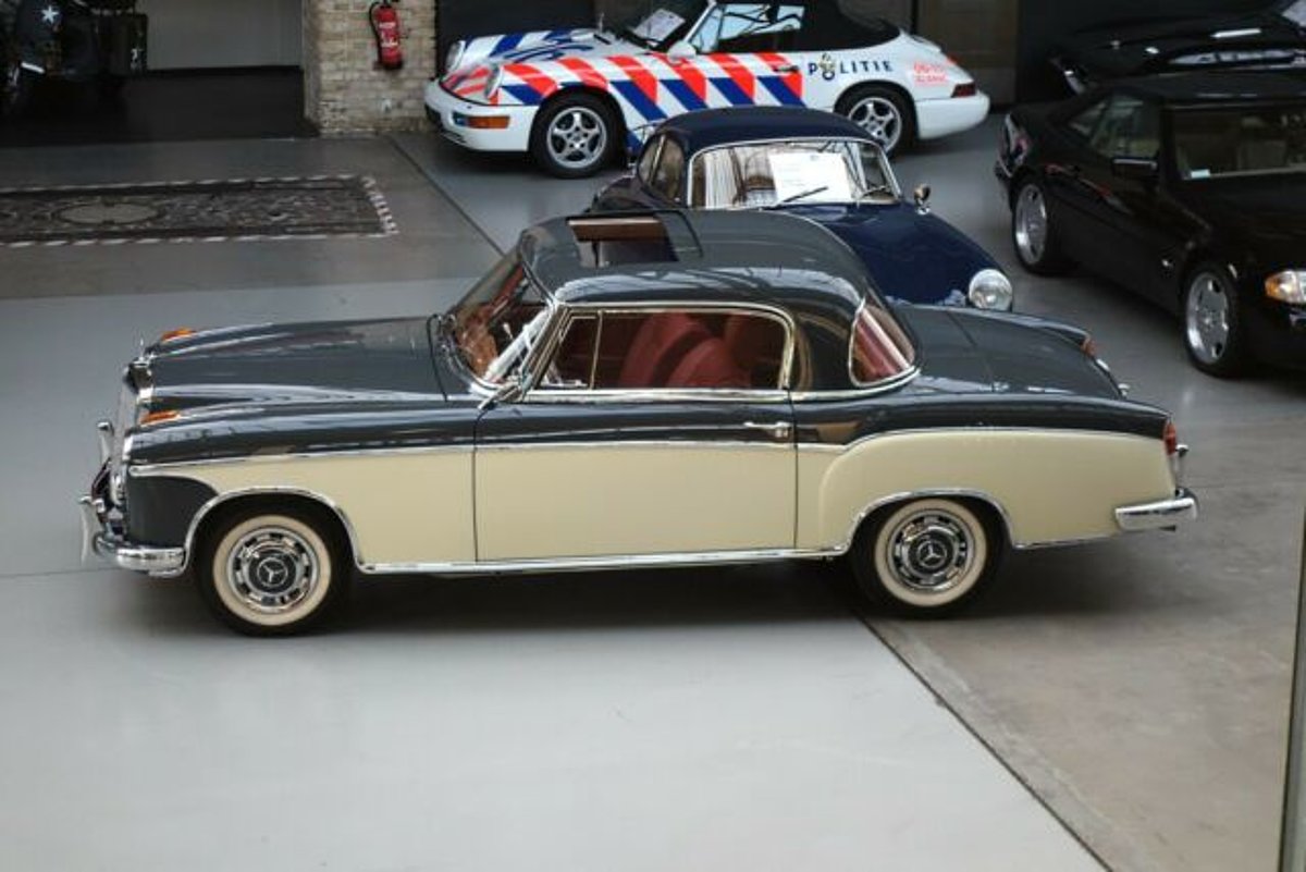 Mercedes-Benz 220 S Coupé mit SD