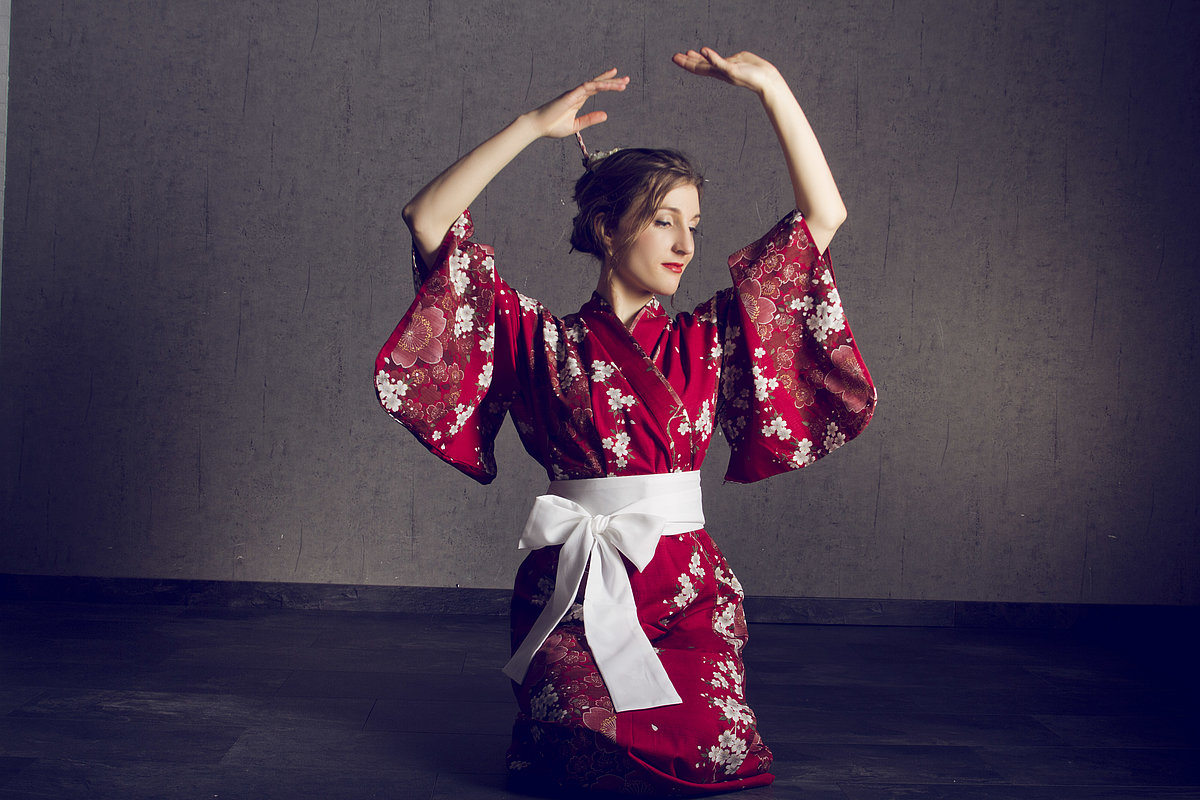 Weiblich, nachhaltige Produktionen, 28 Jahre