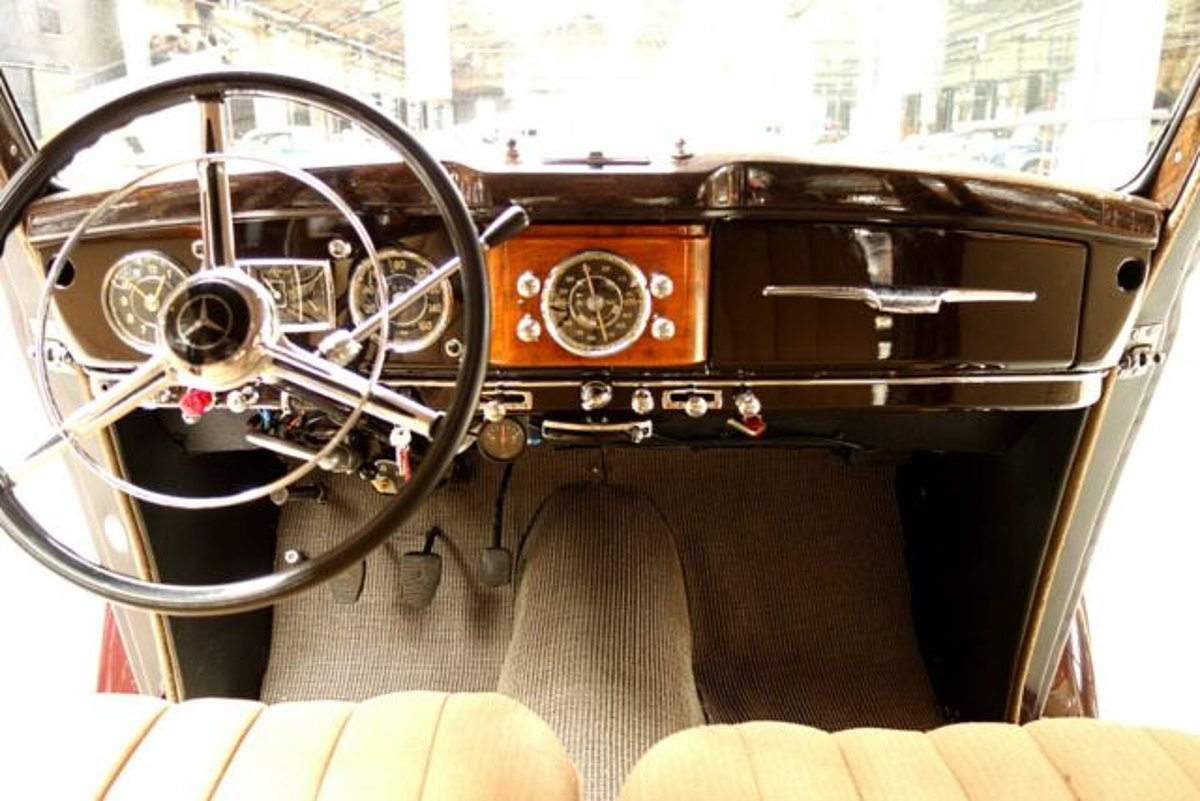 Mercedes-Benz 220 W187