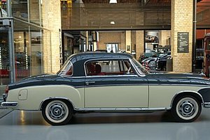 Mercedes-Benz 220 S Coupé mit SD