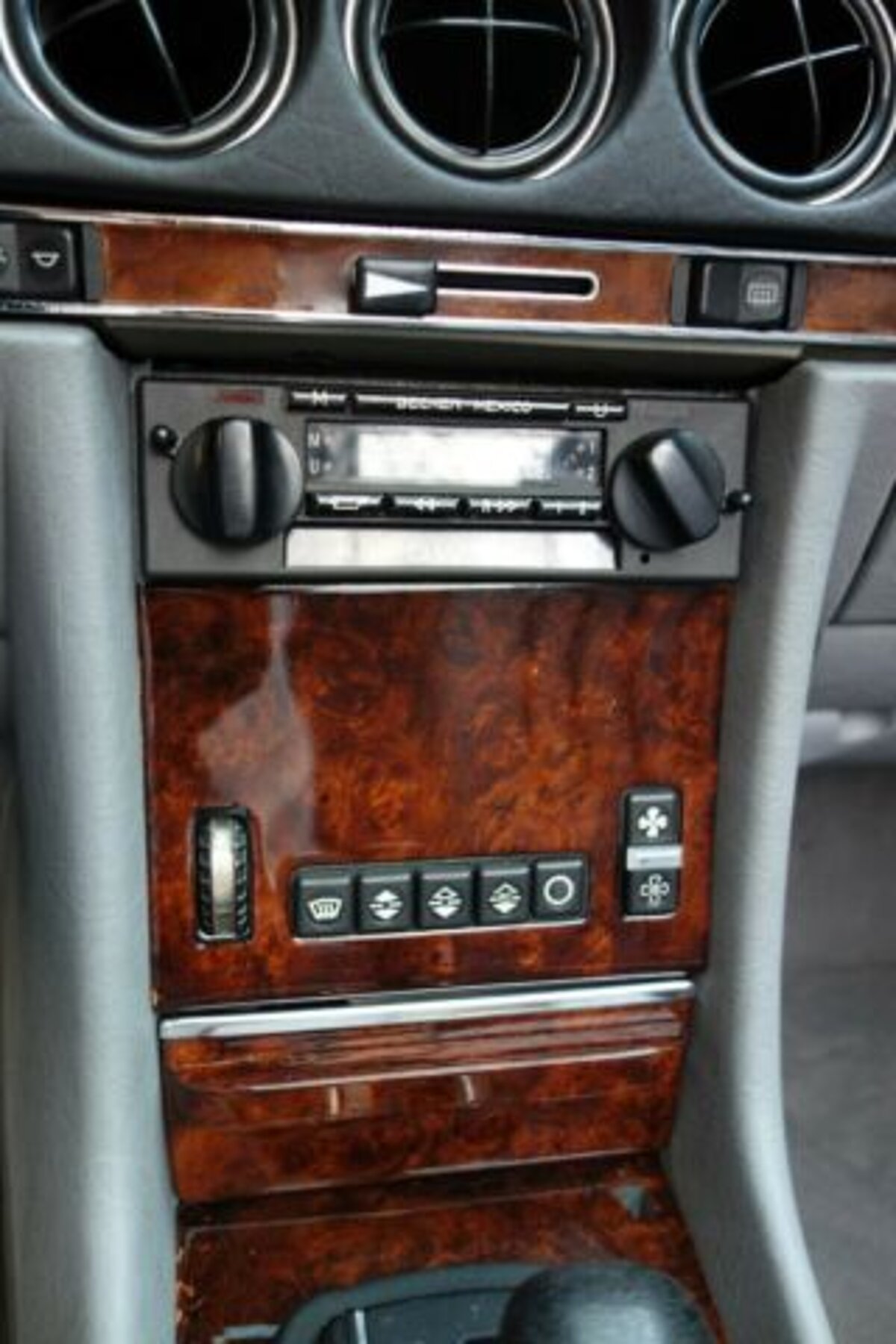 Mercedes-Benz 500 SL R107